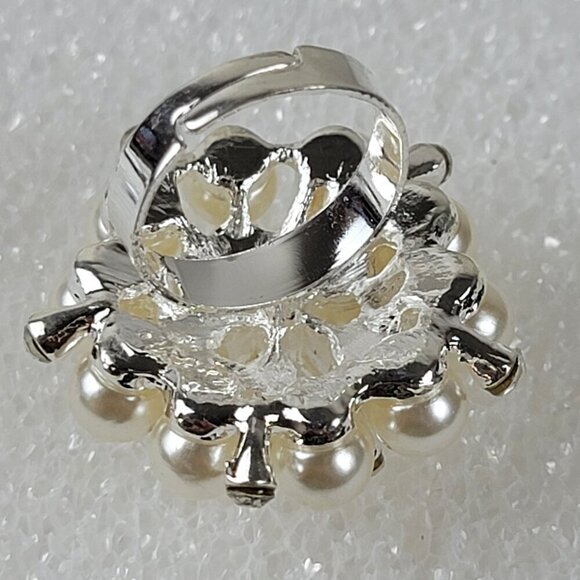 Silver-Tone Clear Crystal White Faux Pearl Statement Ring Sz 8 Sizable Cocktail - Picture 5 of 8